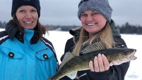 guide-ice-fishing.jpg